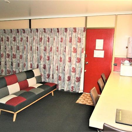 Sarina Motor Inn Экстерьер фото