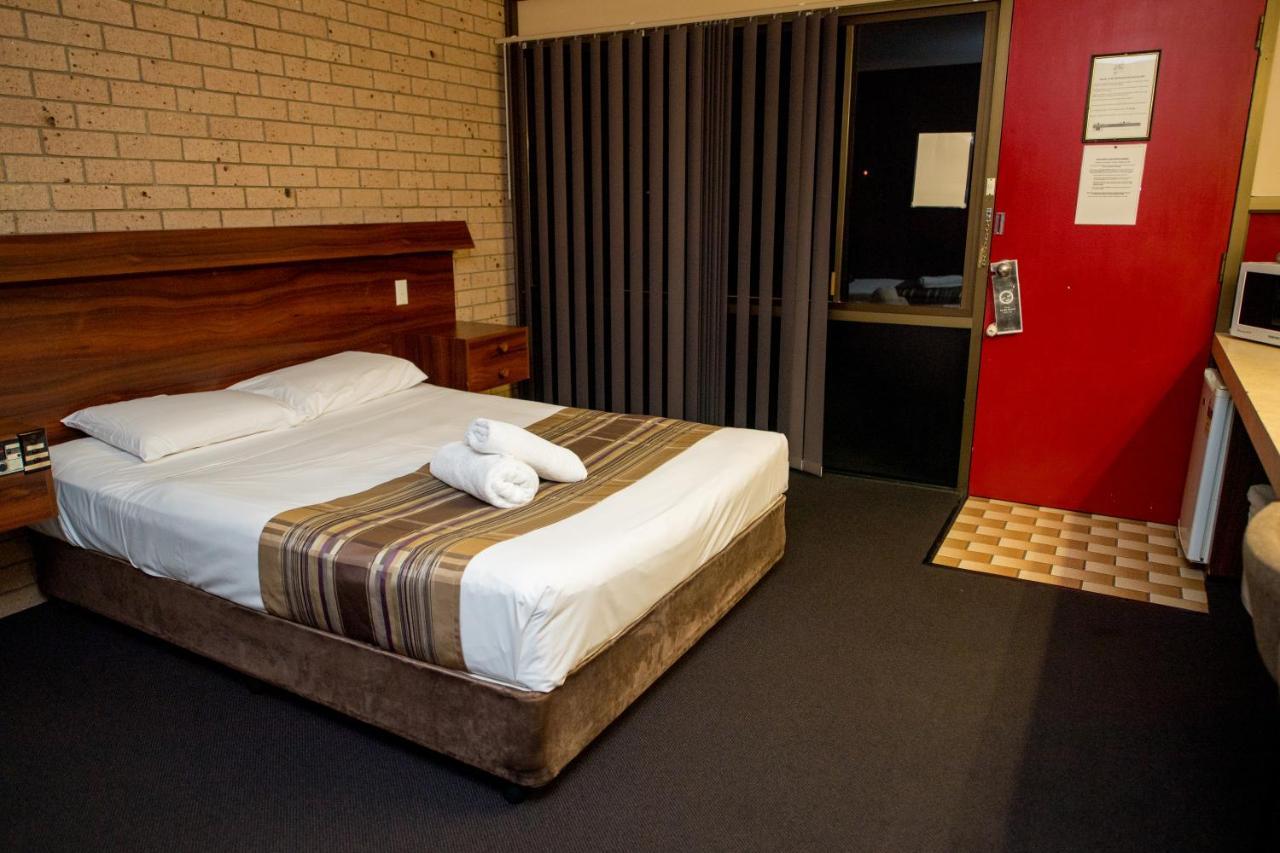 Sarina Motor Inn Экстерьер фото