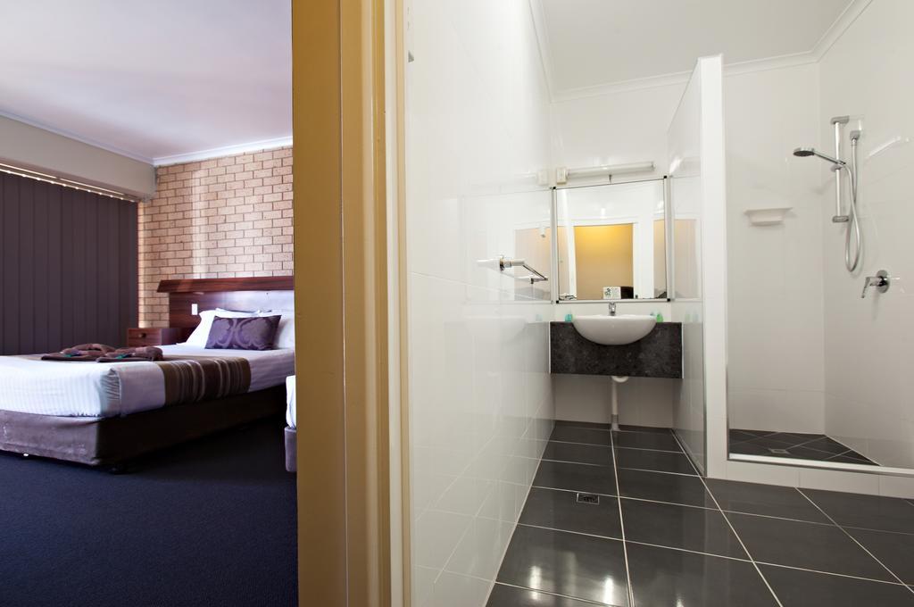 Sarina Motor Inn Экстерьер фото