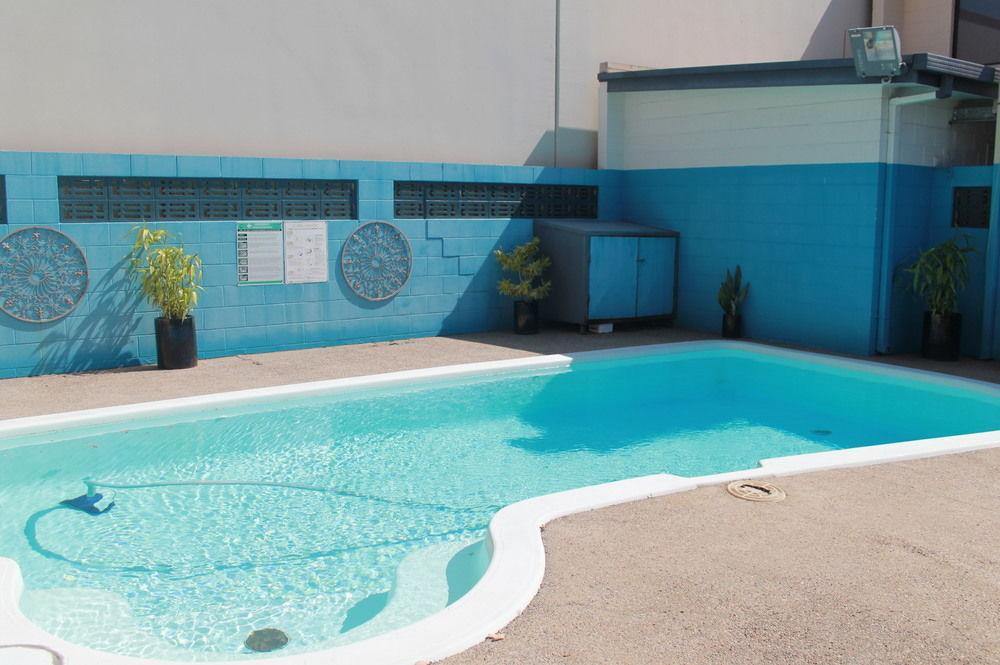 Sarina Motor Inn Экстерьер фото