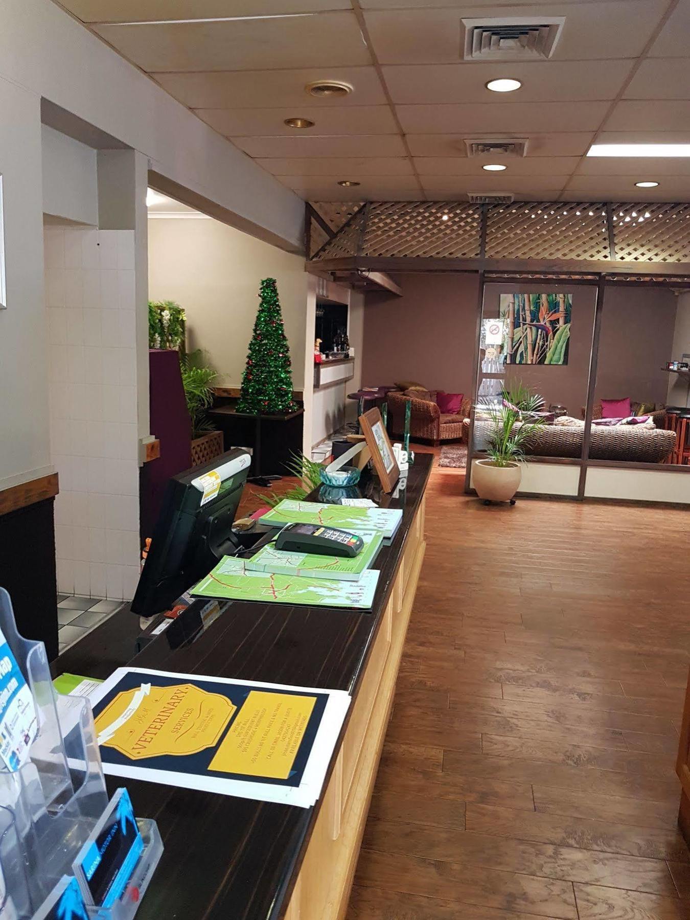Sarina Motor Inn Экстерьер фото