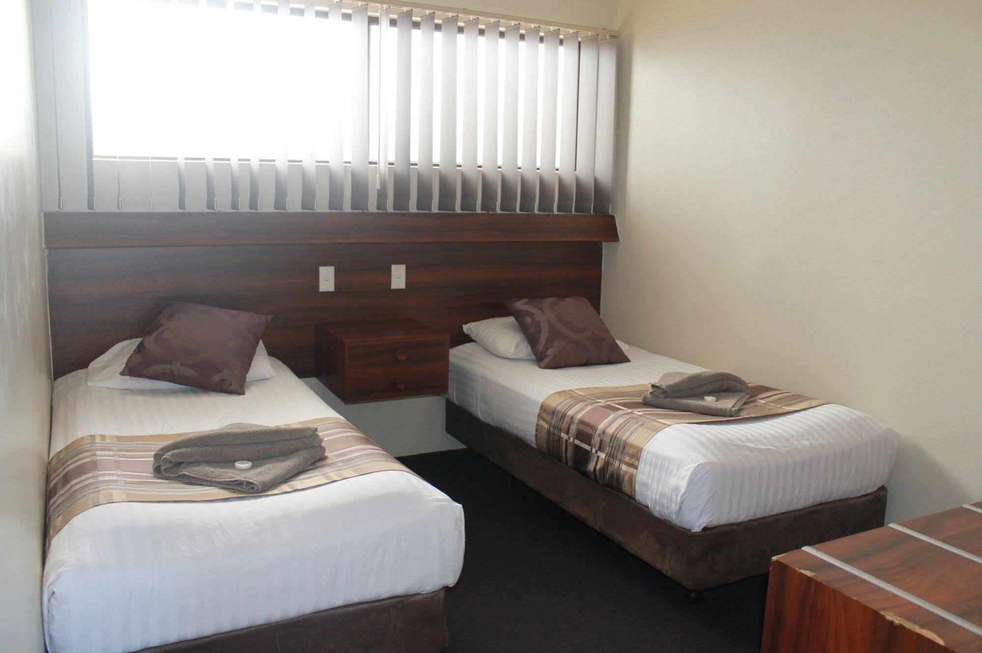 Sarina Motor Inn Экстерьер фото